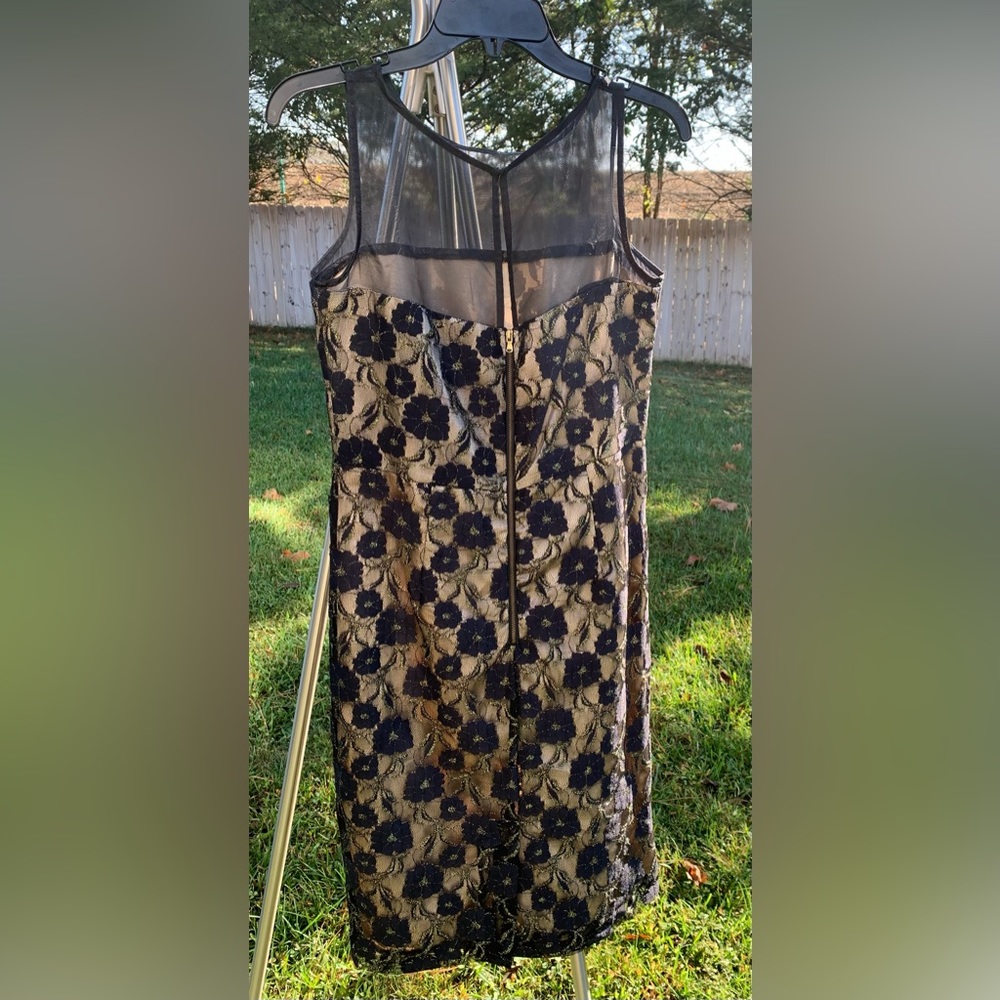 Black and Gold Lace floral Maxi Dress. Size 4. Sheeth. Zipper. Slip.